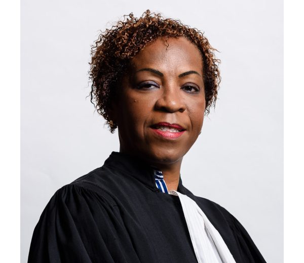 Photo de Maītre Alberte ROTSEN-MEYZINDI Photo de Maītre Alberte ROTSEN-MEYZINDI