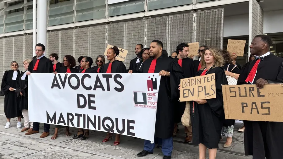 Projet de Loi SURE – Les Avocats de Martinique Maintiennent l’Opération Justice Morte Projet de Loi SURE - Les Avocats de Martinique Maintiennent l'Opération Justice Morte